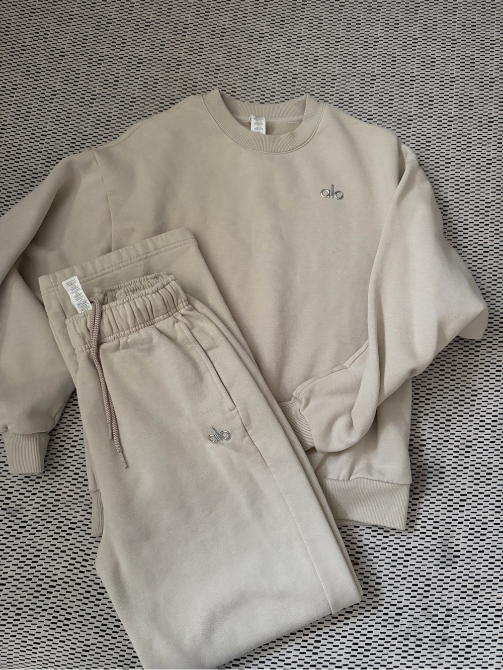 ALO Yoga Men’s Crewneck Sweatshirt and Joggers Set in Light Beige